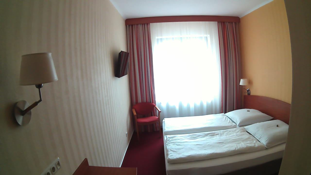 Hotel Christinenhof Garni - Bed & Breakfast Gadebusch Exterior photo