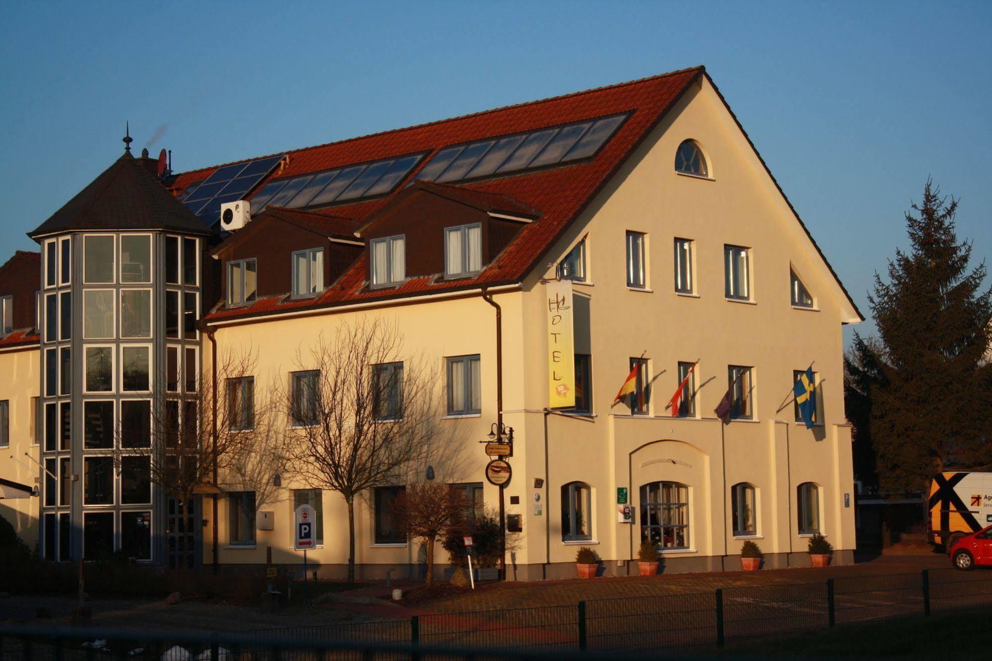 Hotel Christinenhof Garni - Bed & Breakfast Gadebusch Exterior photo